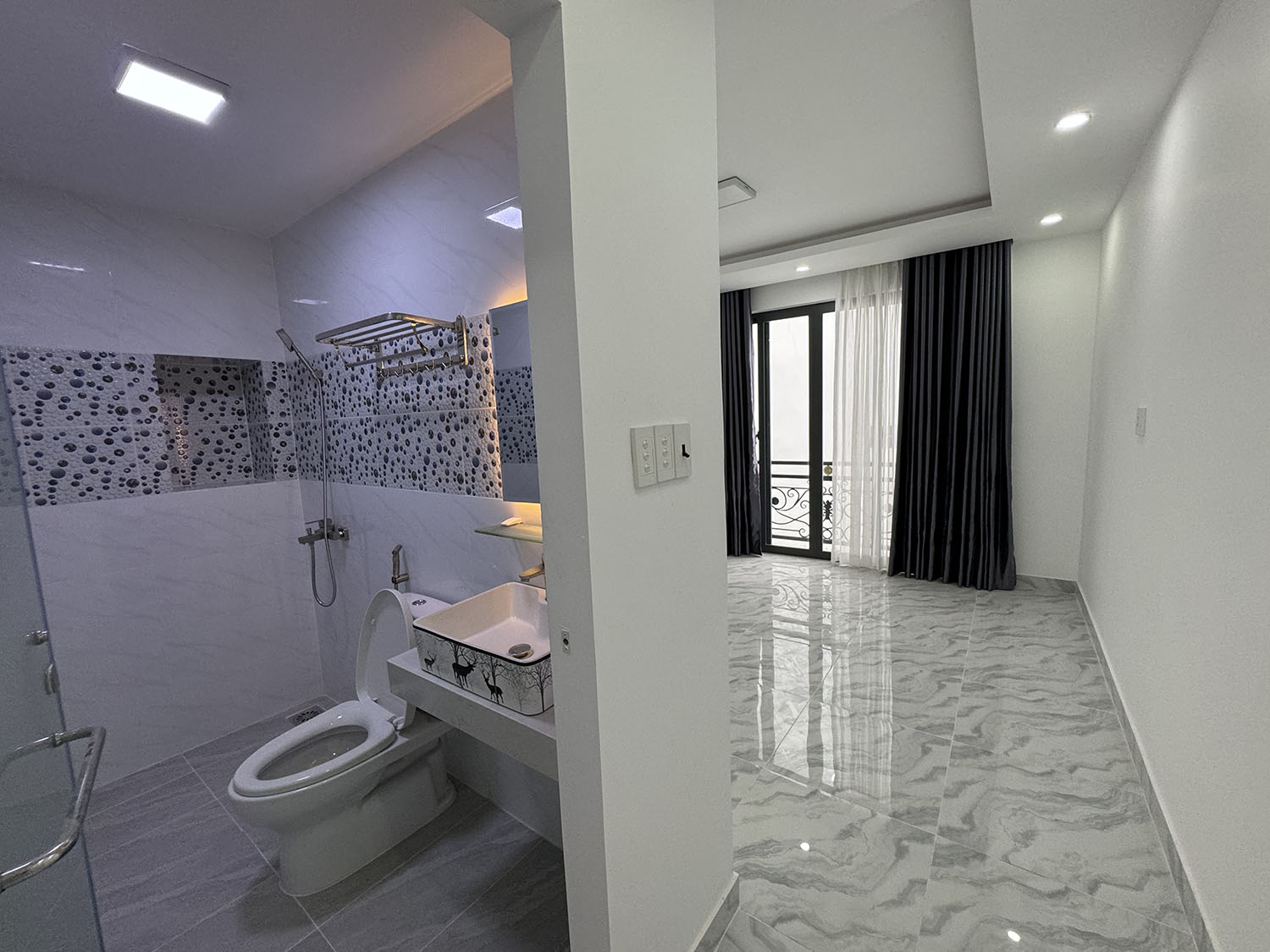 Nhà phố 3 lầu (4mx12,5m=50m2) 5 phòng ngủ hẻm ôtô 7 chỗ khu đồng bộ Nguyễn Thượng Hiền, Bình Thạnh